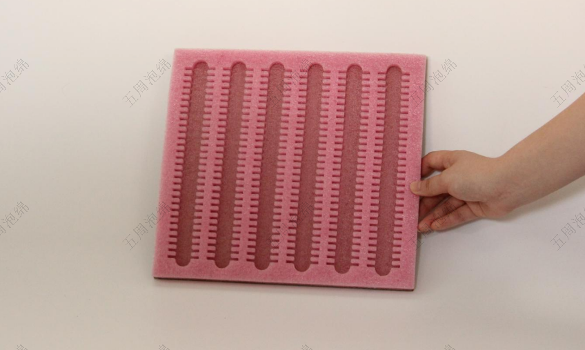條形珍珠棉內(nèi)襯：細(xì)長產(chǎn)品的批量防護(hù)與便捷收納