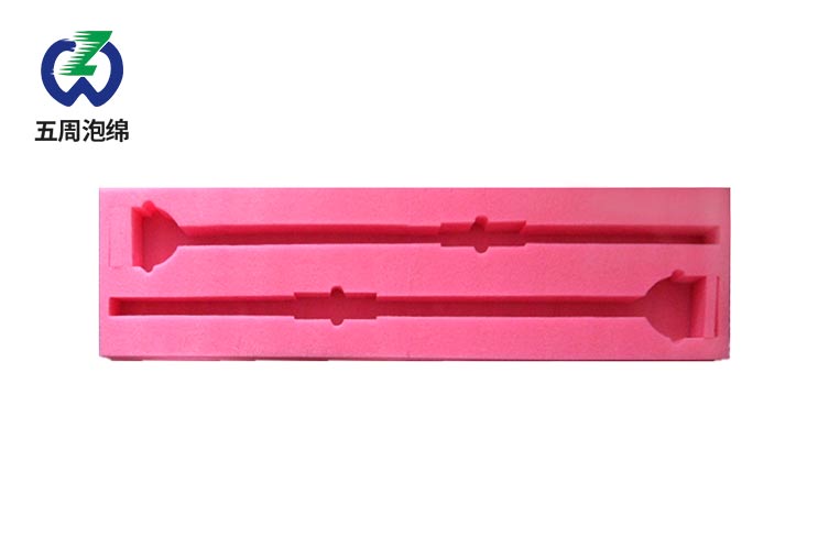 雙工位長條粉色珍珠棉內(nèi)襯，成對長件的對稱防護(hù)方案