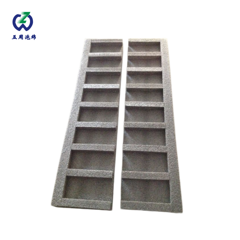灰色多槽珍珠棉內(nèi)襯，工業(yè)小件的對(duì)稱防護(hù)方案